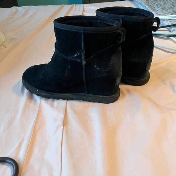 Black Ugg boots - Picture 3 of 4